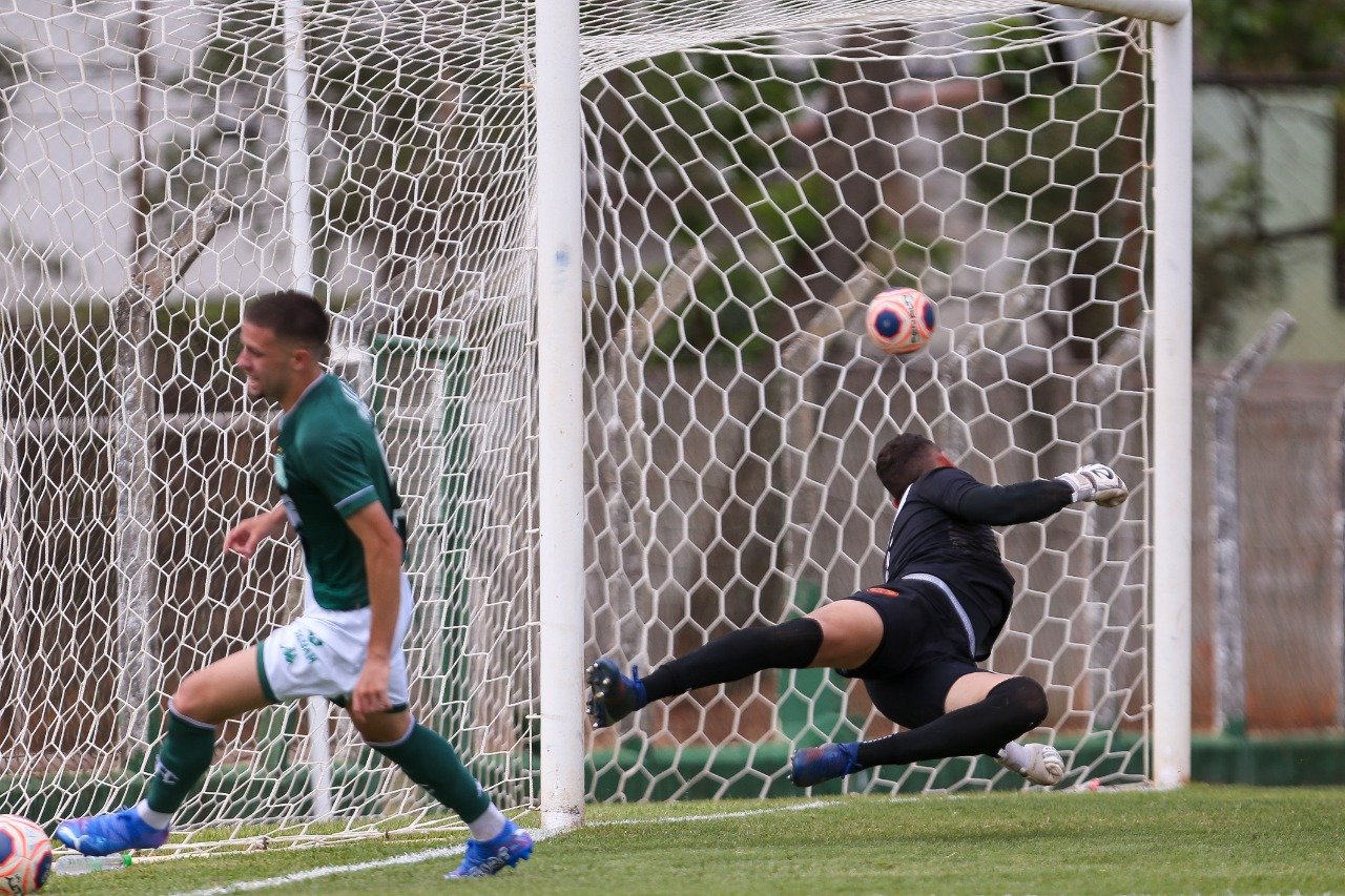 Guarani vence o Atibaia no CT e encerra a primeira fase com goleada no Sub-20