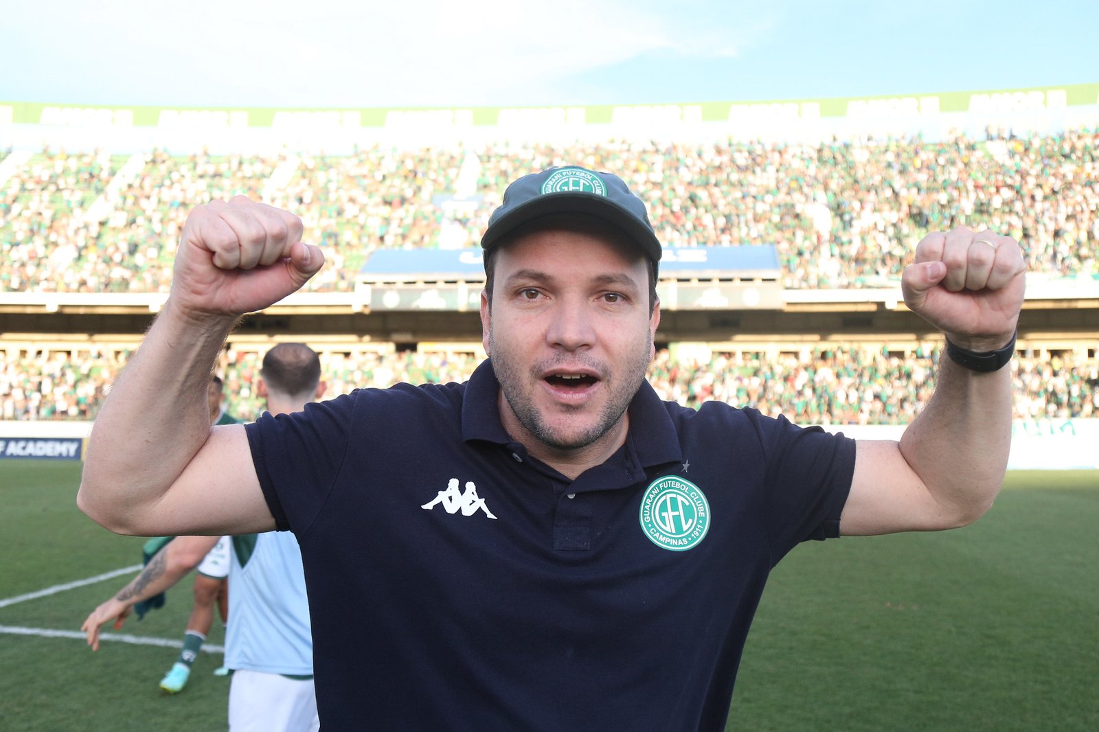 Guarani confirma renovação com Daniel Paulista e deve iniciar montagem do elenco