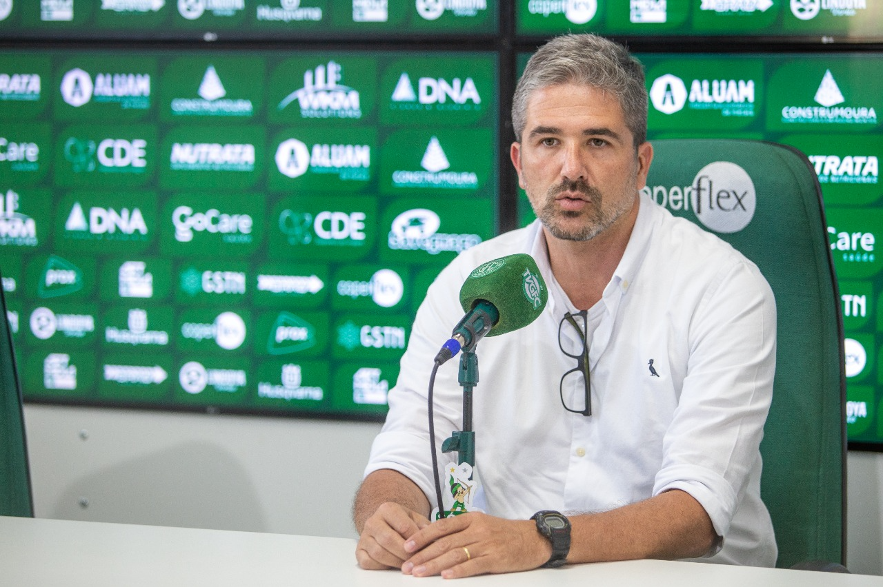 Pastana é desligado, questiona “relevância” do CA e se diz traído por Ricardo Moisés (leia ou ouça)