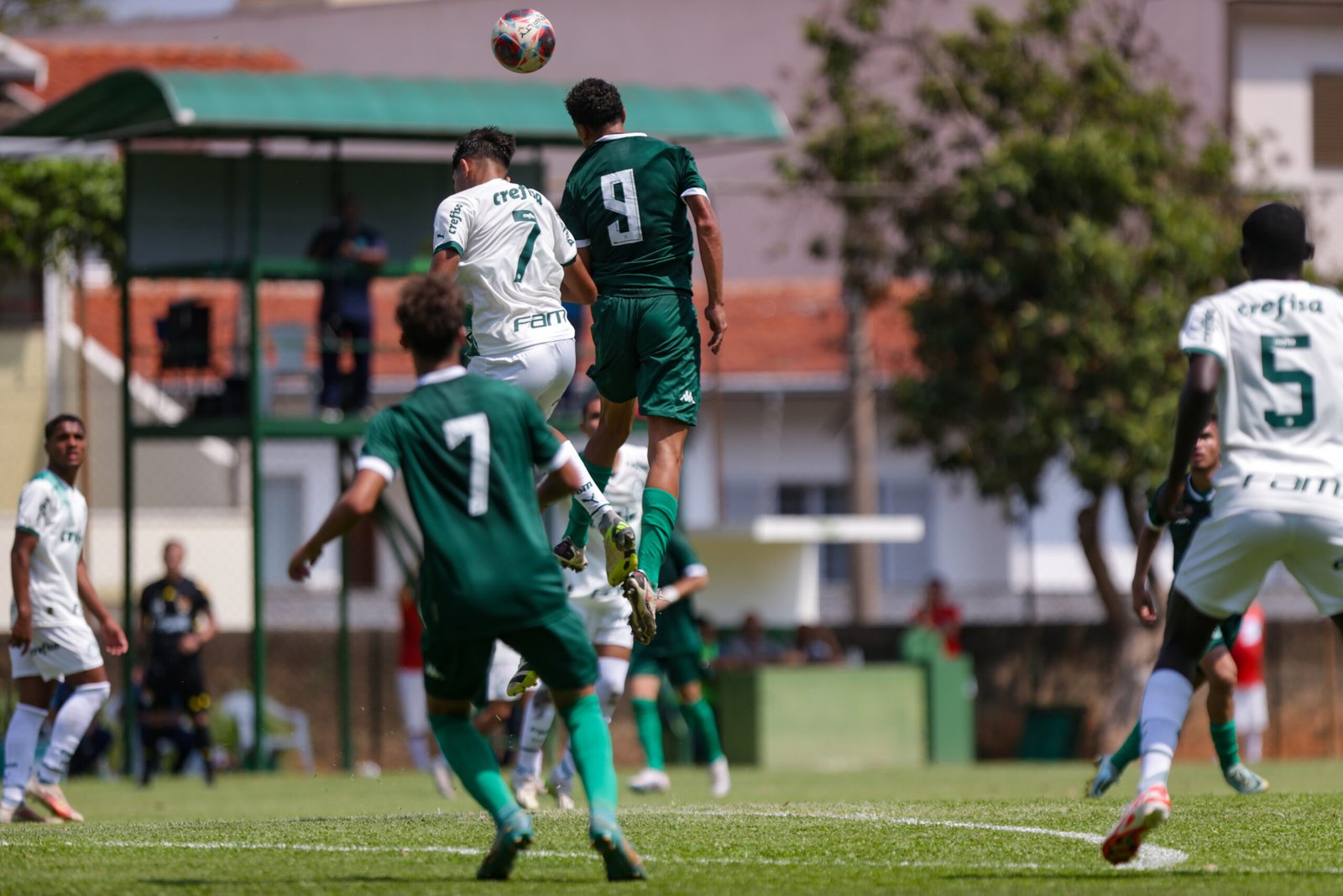 Prejudicado pela arbitragem, Sub-17 é derrotado pelo Palmeiras na partia de ida