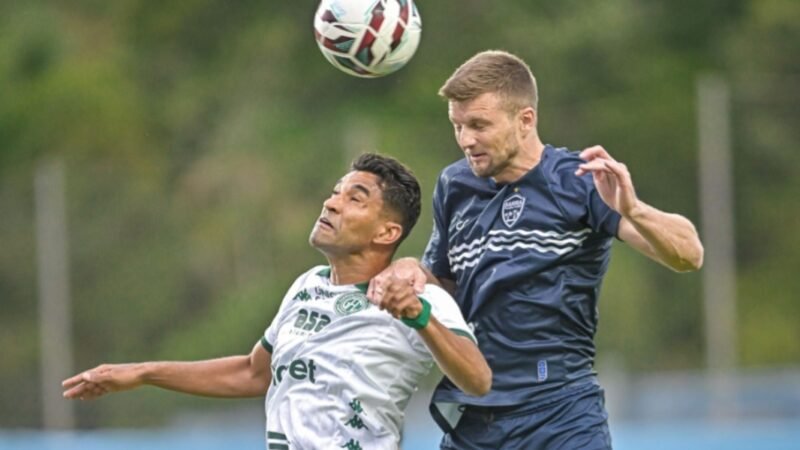 Implacável, Guarani vence o Barra-SC por 2 a 0 com Show de Carlos Eduardo e Muralha Caíque França