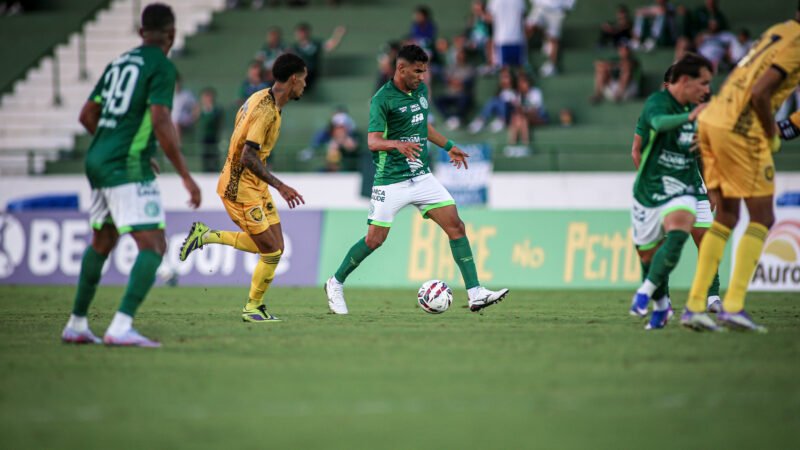 Com força total, Bugre recebe o Caxias, defendendo a liderança da Série C