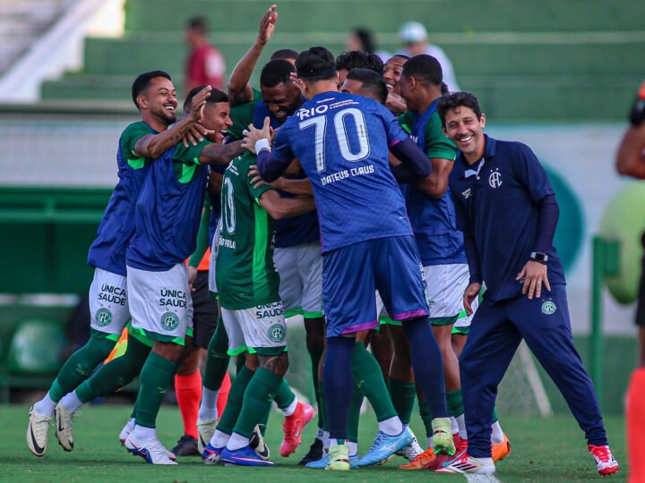 Bugre vence o Caxias com gol no final e mantém liderança da Série C