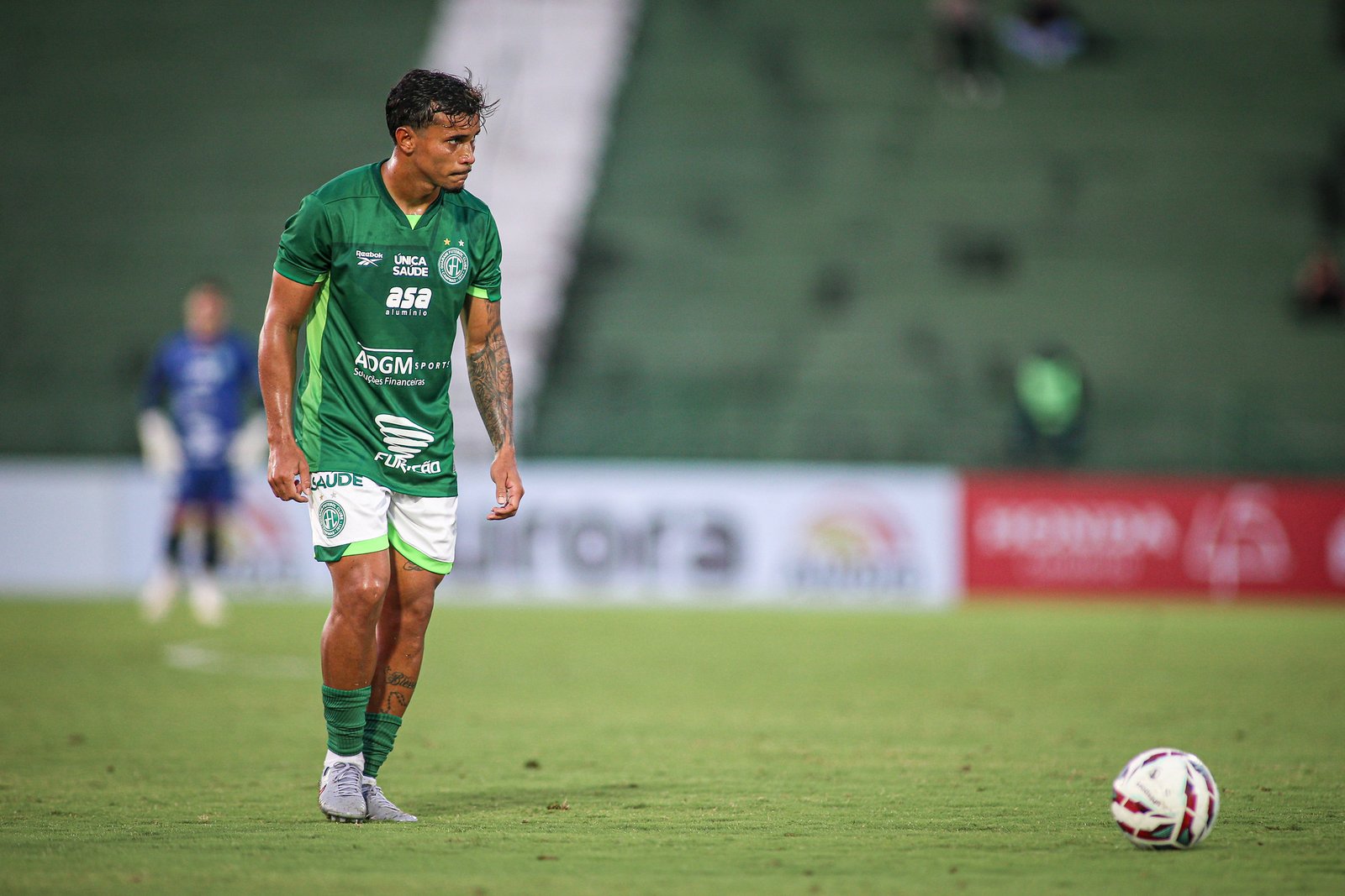 Frontini esclarece situação de Carlos Eduardo: “O clube está totalmente seguro”