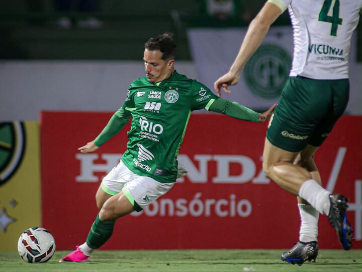 Empate em casa – Futebol ruim, sem criatividade, e mais uma vez Caíque França salva o Bugre