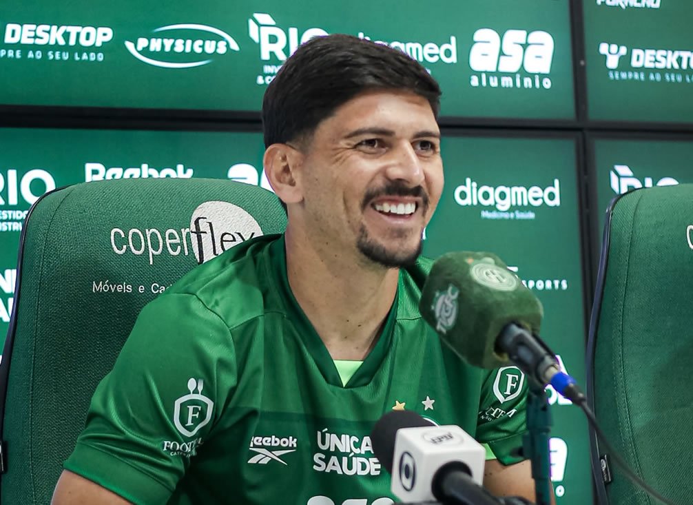 Apresentado, Neto Costa fala sobre momento, acesso e características de jogo